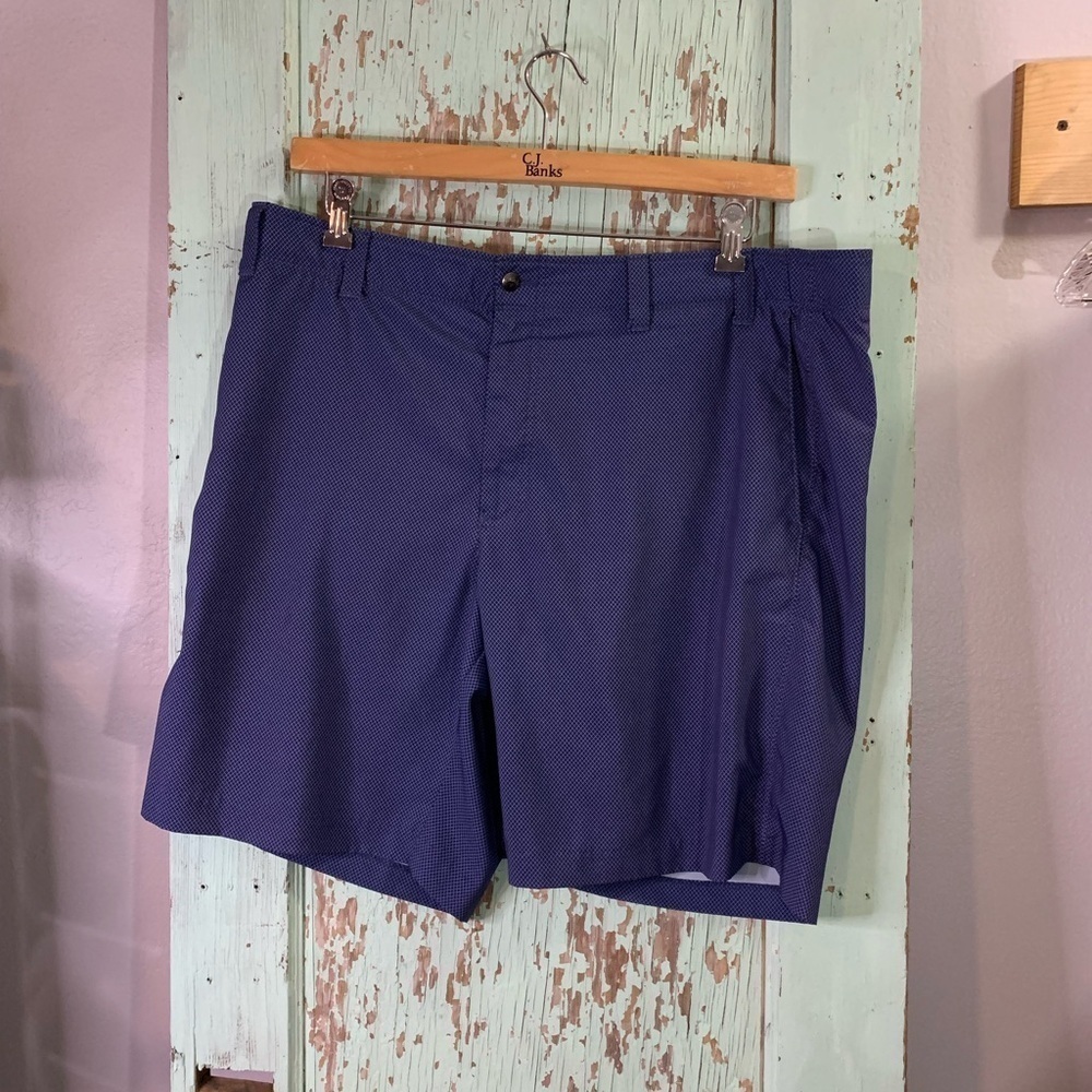 Men’s Callaway navy blue golf shorts